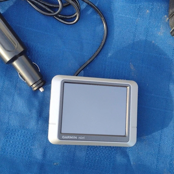 Garmin Nuvi 200 - Picture 1 of 2